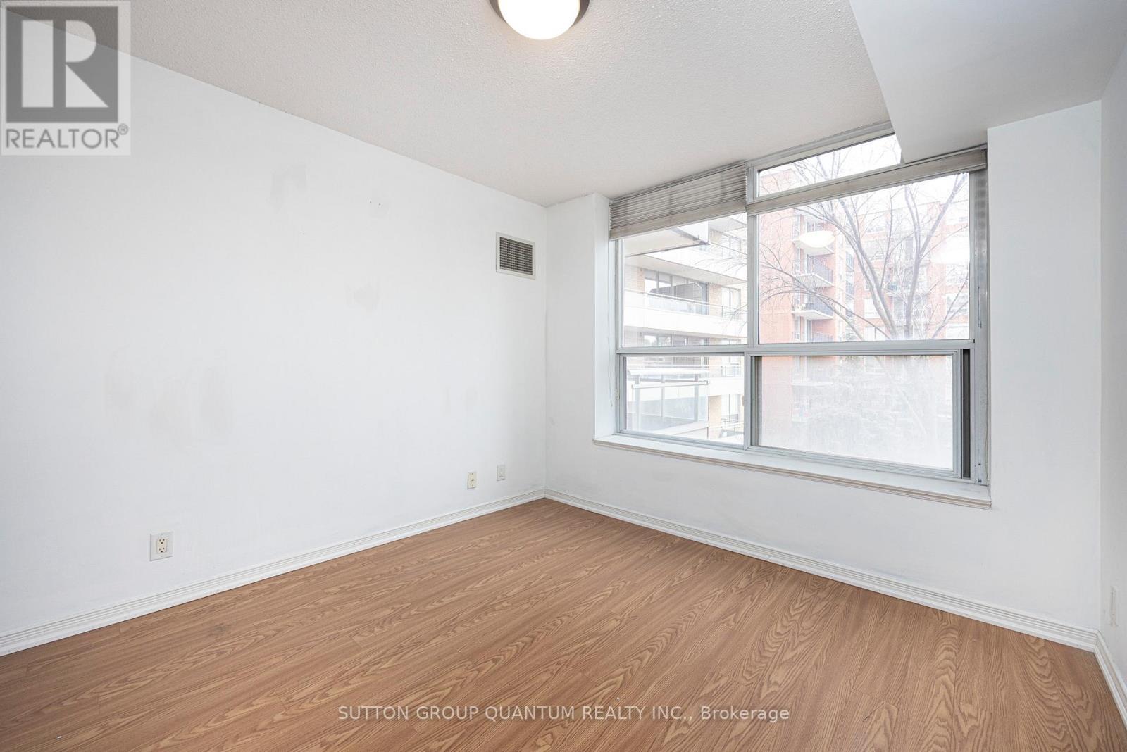 302 - 245 Davisville Avenue, Toronto, ON - Indoor Photo Showing Other Room