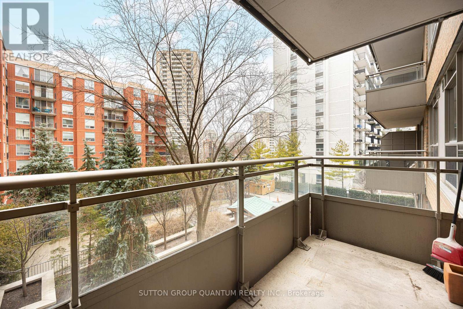 302 - 245 Davisville Avenue, Toronto, ON - Outdoor With Balcony With Exterior