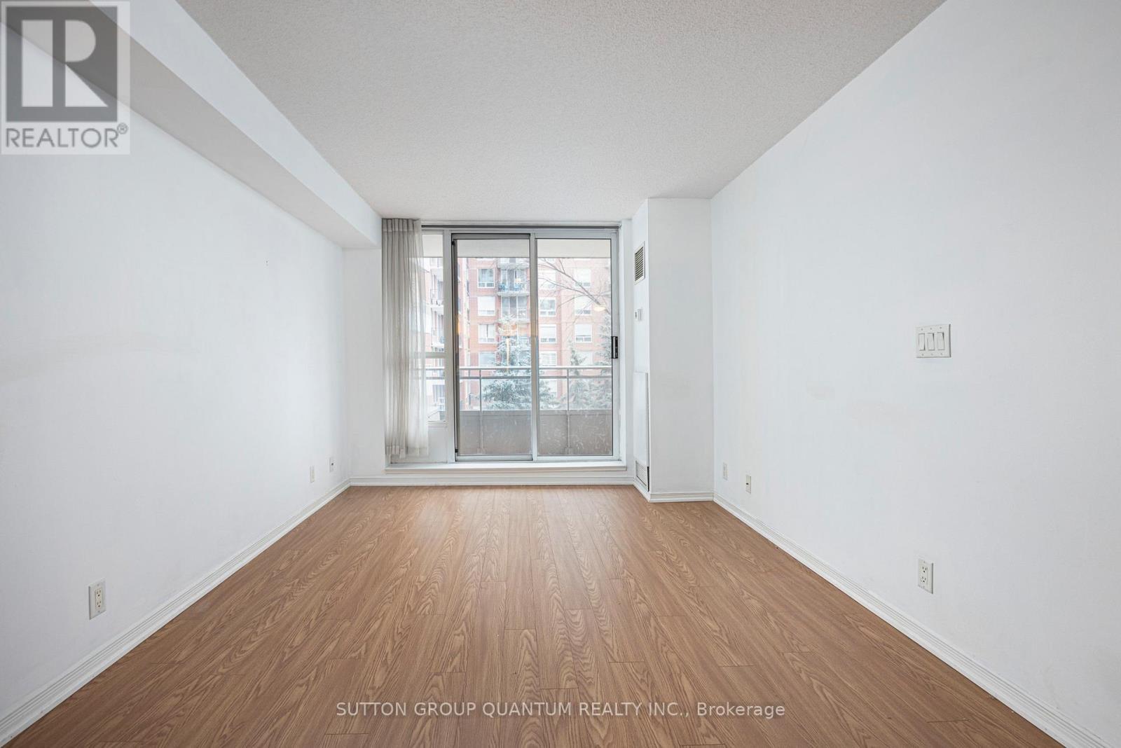 302 - 245 Davisville Avenue, Toronto, ON - Indoor Photo Showing Other Room
