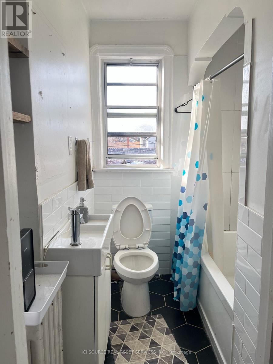 2 - 56 Markham Street, Toronto, ON - Indoor Photo Showing Bathroom
