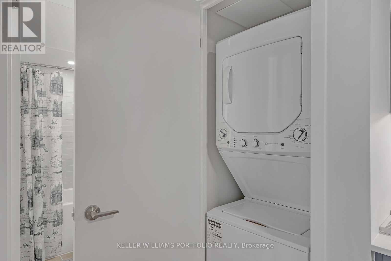 622 - 38 Monte Kwinter Court, Toronto, ON - Indoor Photo Showing Laundry Room