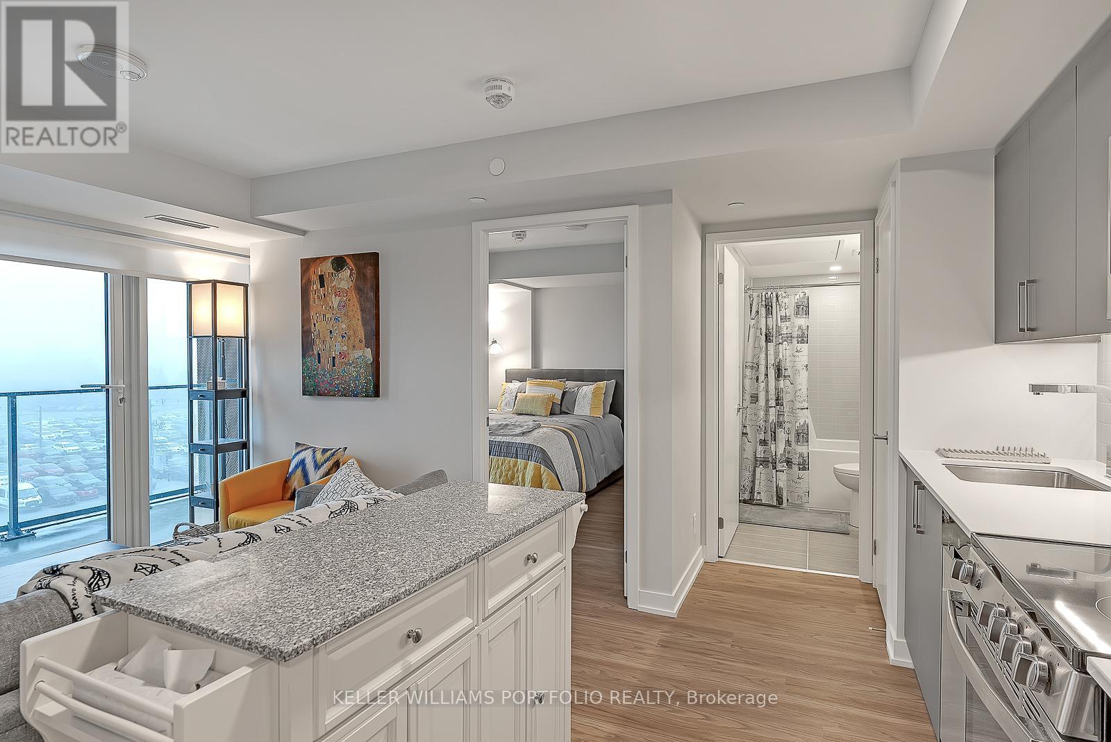 622 - 38 Monte Kwinter Court, Toronto, ON - Indoor Photo Showing Kitchen
