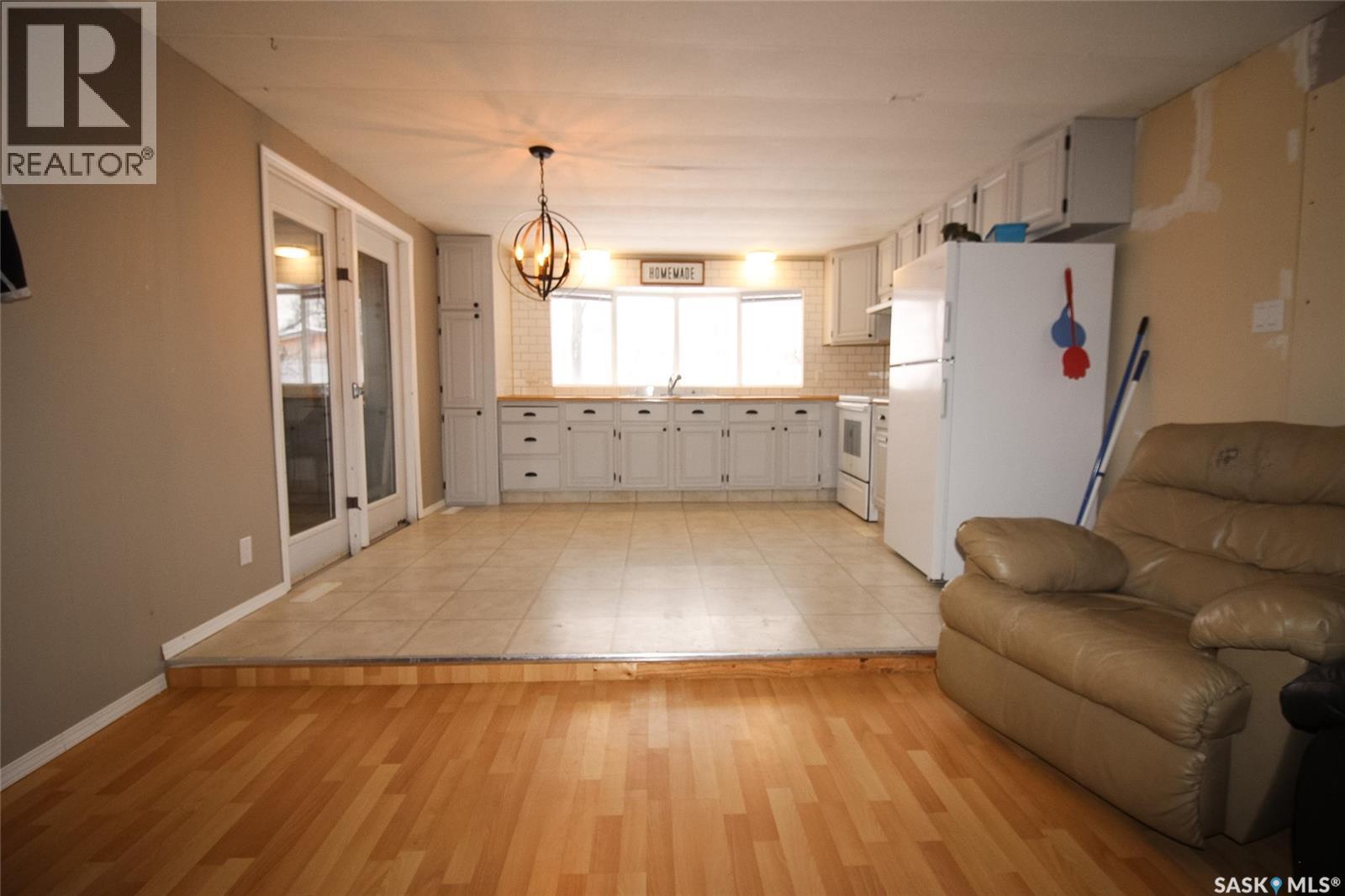 513-515 2Nd Avenue S, Simmie, SK