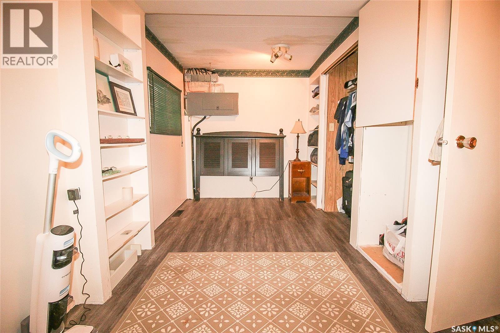 513-515 2Nd Avenue S, Simmie, SK