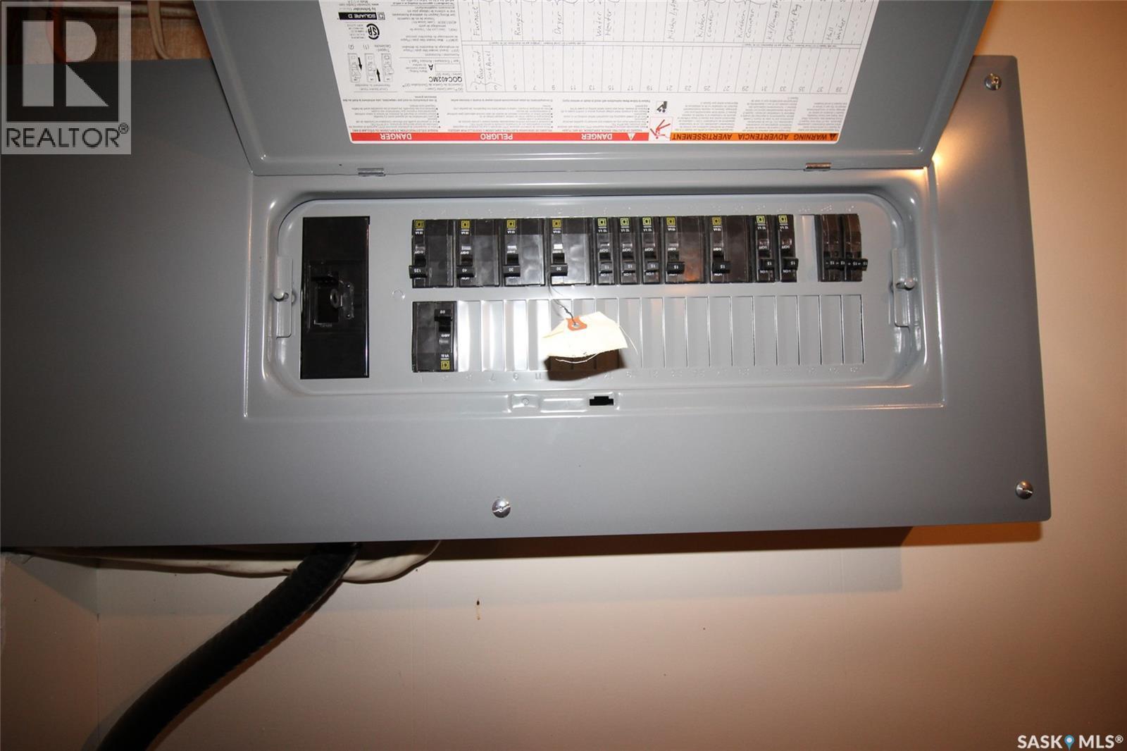 513-515 2Nd Avenue S, Simmie, SK