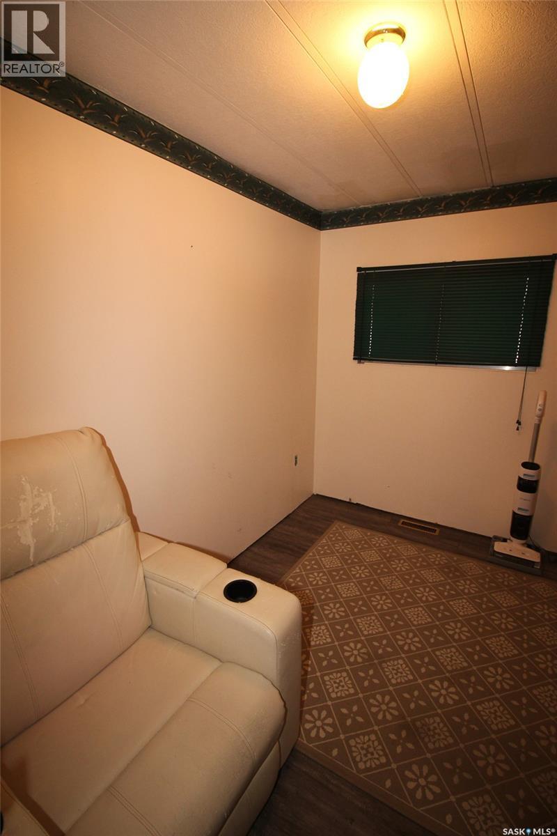 513-515 2Nd Avenue S, Simmie, SK