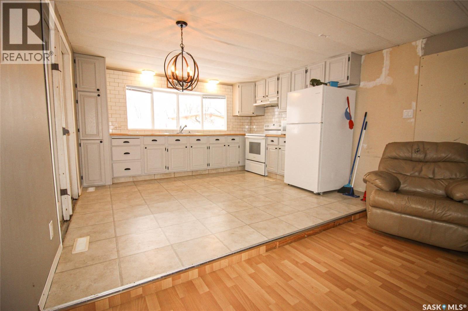 513-515 2Nd Avenue S, Simmie, SK