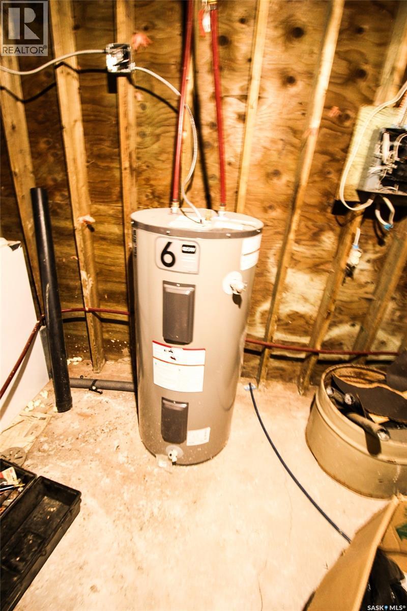 513-515 2Nd Avenue S, Simmie, SK