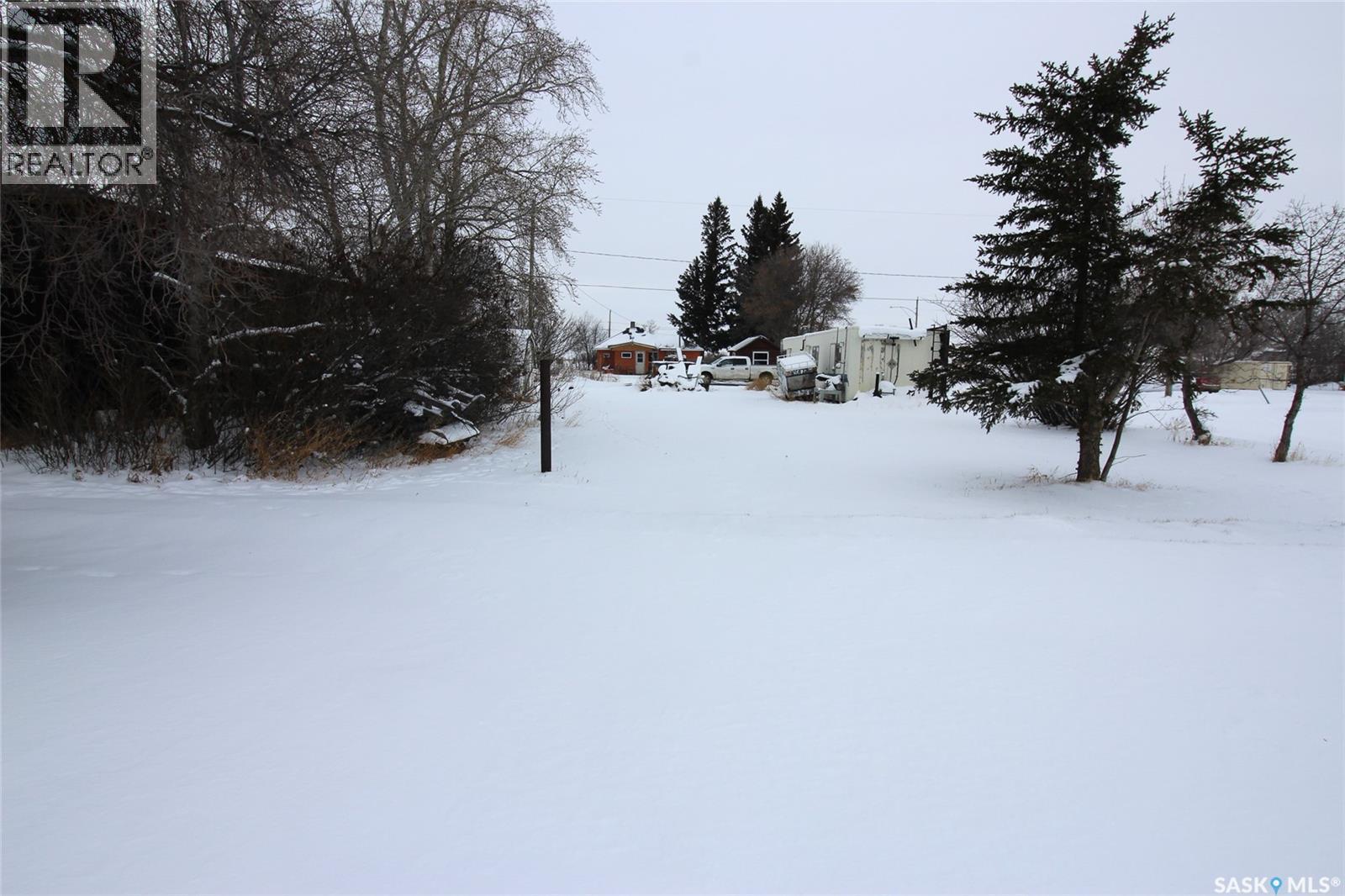 513-515 2Nd Avenue S, Simmie, SK