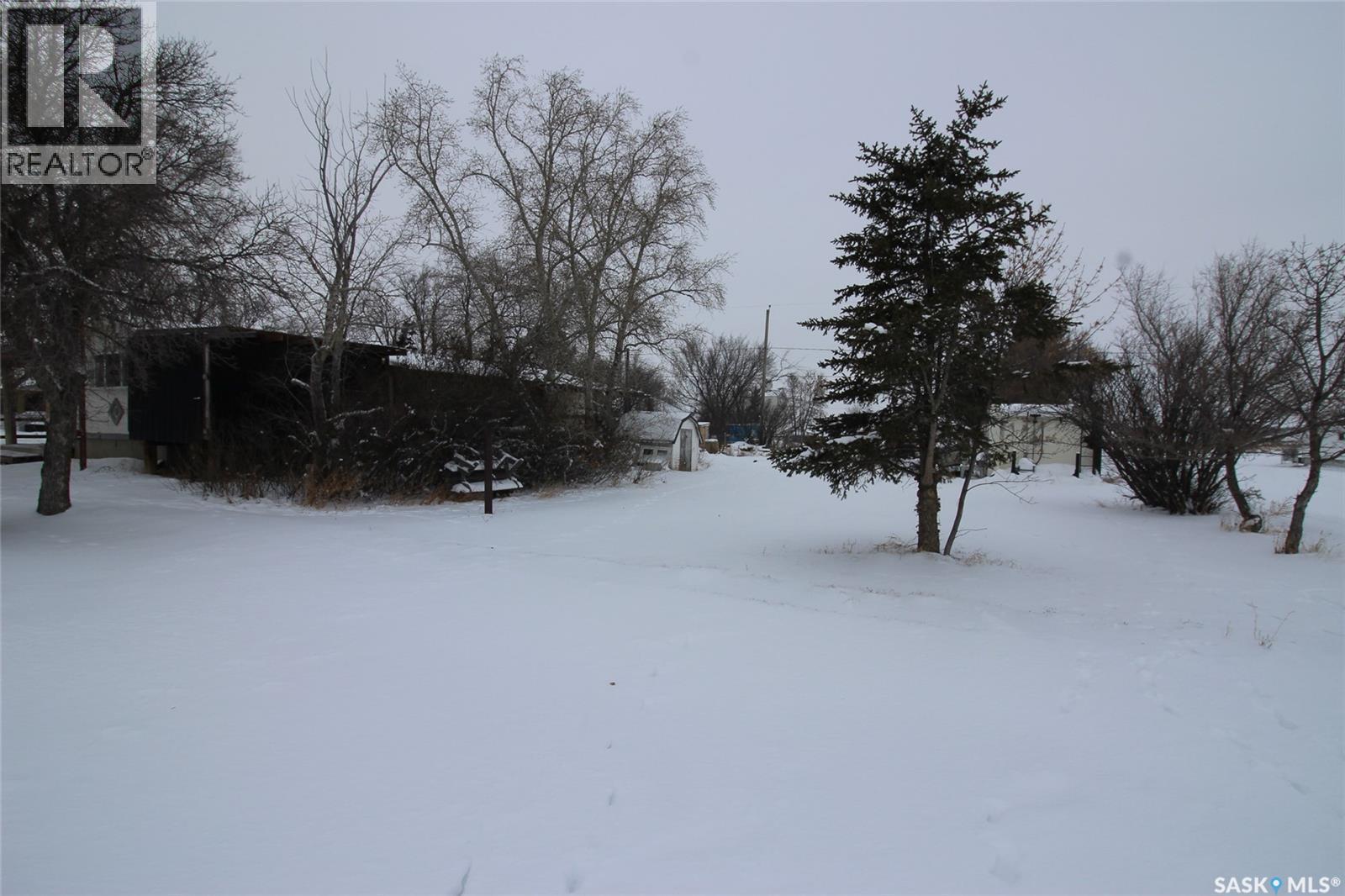 513-515 2Nd Avenue S, Simmie, SK