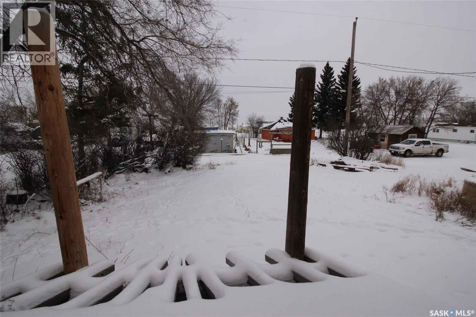 513-515 2Nd Avenue S, Simmie, SK