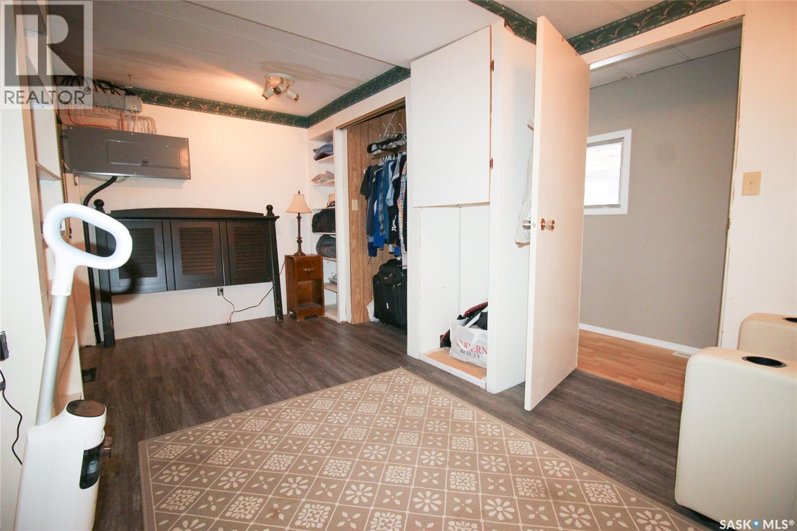 513-515 2Nd Avenue S, Simmie, SK