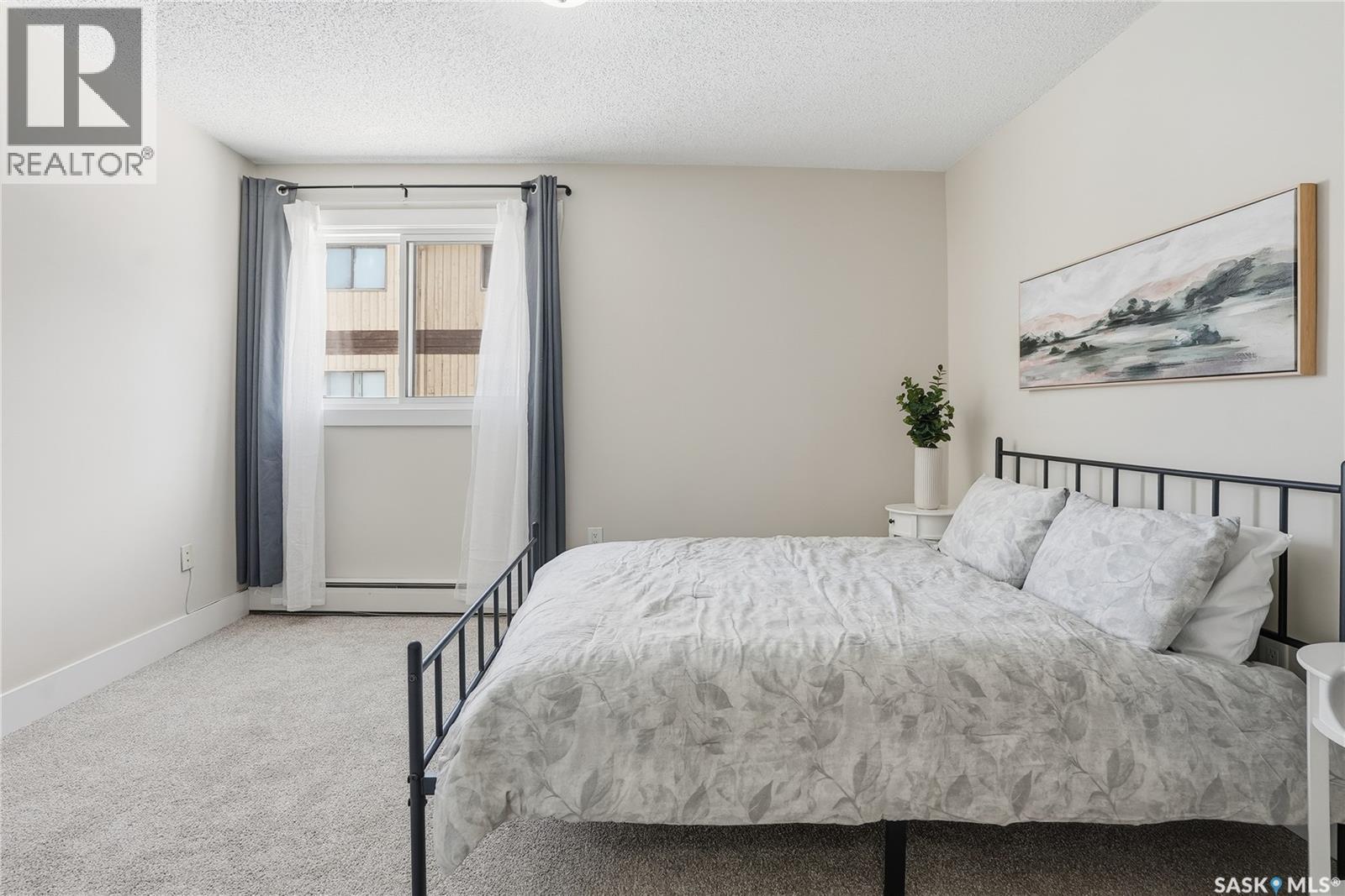 15 274 Pinehouse Drive, Saskatoon, SK - Indoor Photo Showing Bedroom
