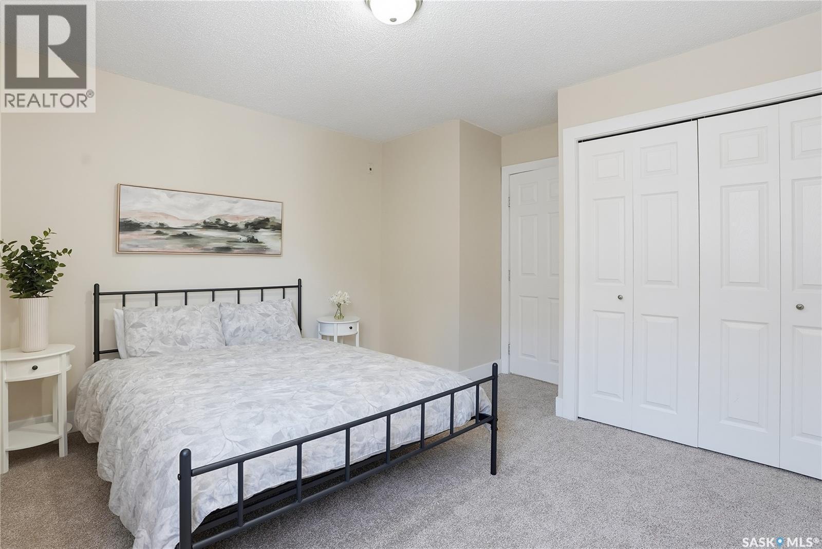 15 274 Pinehouse Drive, Saskatoon, SK - Indoor Photo Showing Bedroom