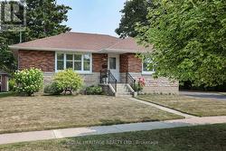 339 NIPIGON STREET E Oshawa, ON L1J 4P1