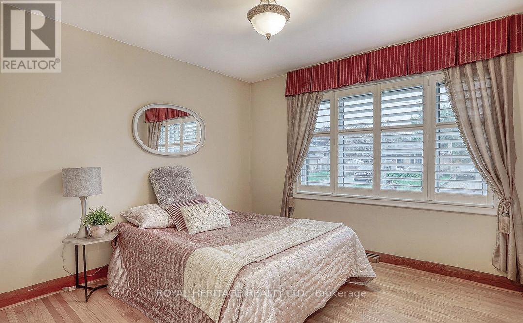 339 Nipigon Street E, Oshawa, ON - Indoor Photo Showing Bedroom