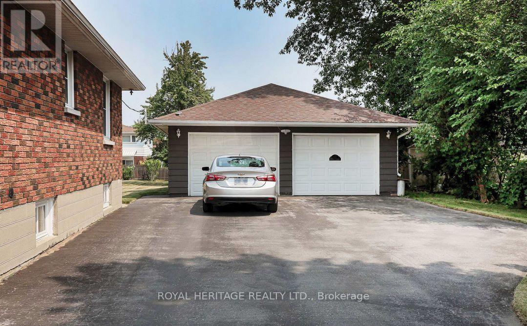 339 Nipigon Street E, Oshawa, ON - Outdoor
