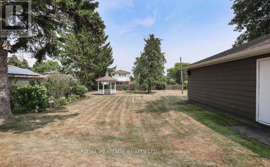 339 Nipigon Street E, Oshawa, ON - Outdoor