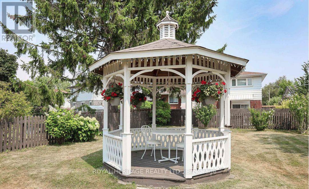 339 Nipigon Street E, Oshawa, ON - Outdoor