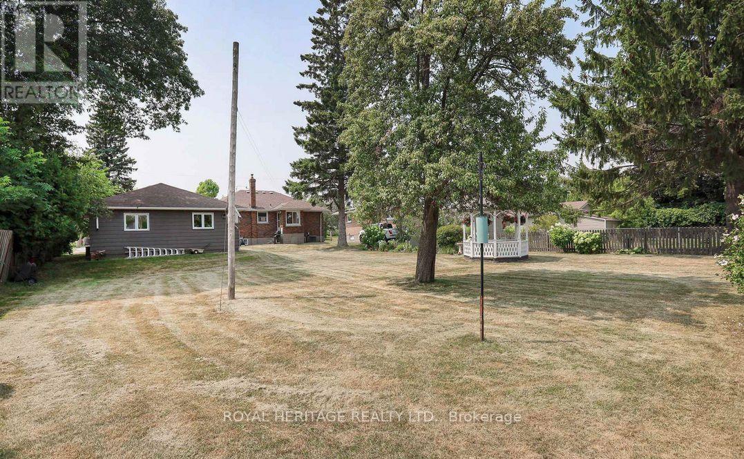 339 Nipigon Street E, Oshawa, ON - Outdoor