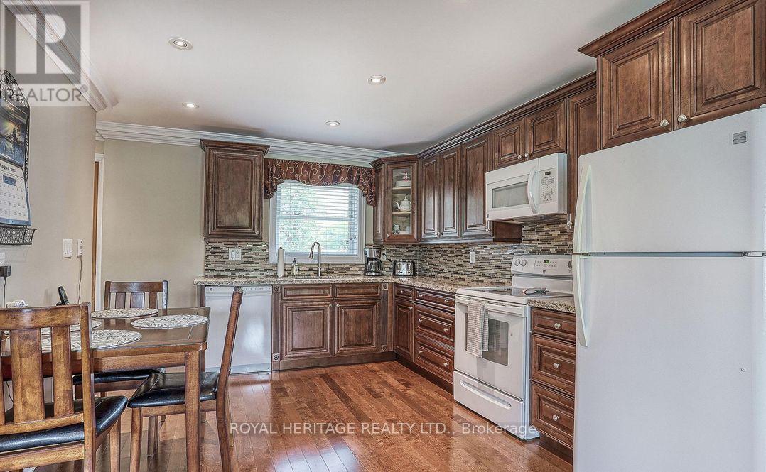 339 Nipigon Street E, Oshawa, ON - Indoor