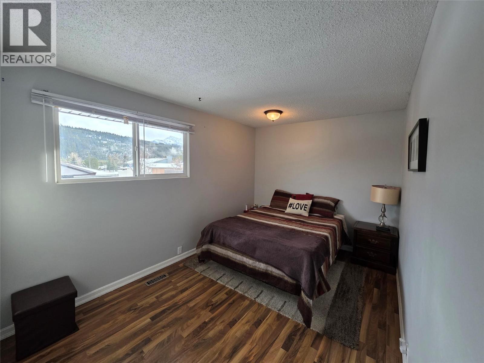 176 Cambourne Crescent, Elkford, BC - Indoor Photo Showing Bedroom