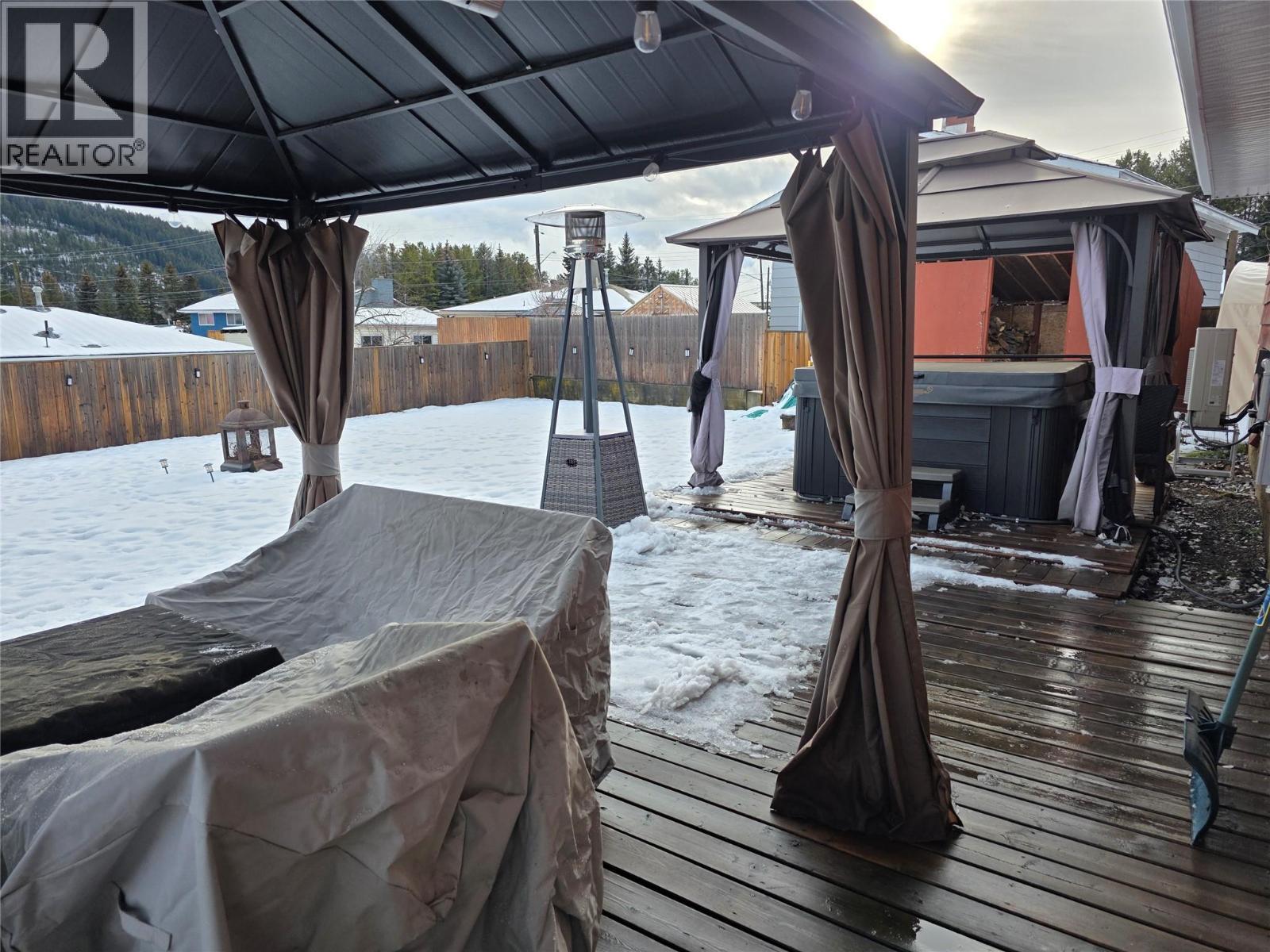 176 Cambourne Crescent, Elkford, BC - Outdoor With Deck Patio Veranda