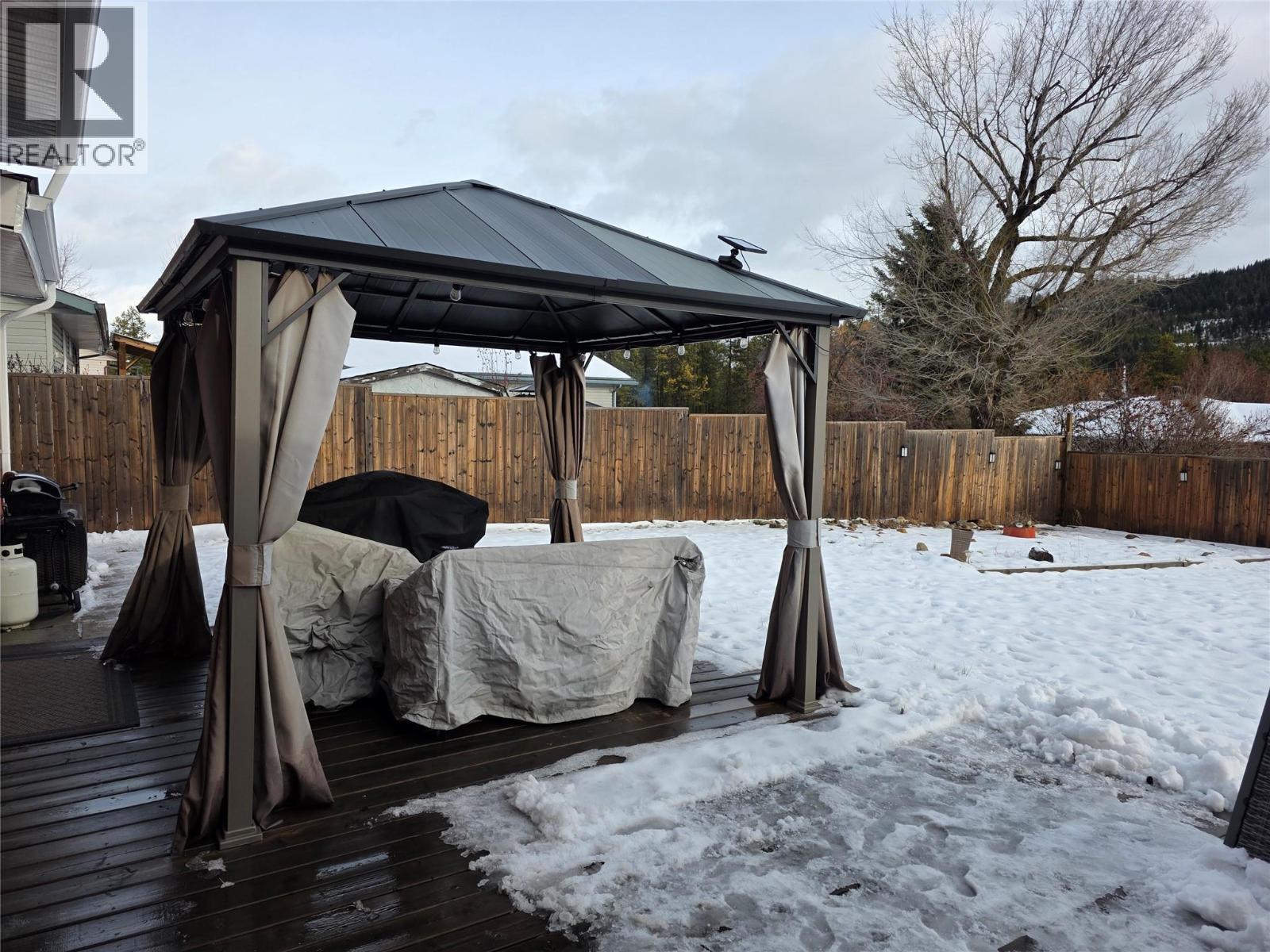 176 Cambourne Crescent, Elkford, BC - Outdoor