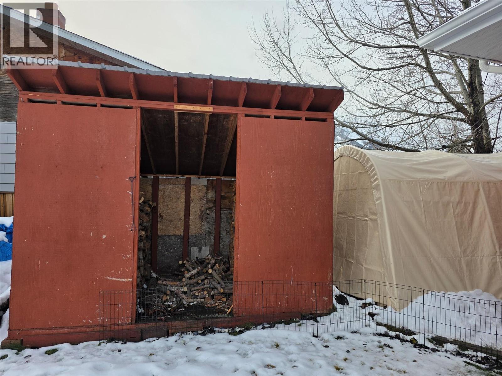 176 Cambourne Crescent, Elkford, BC - Outdoor