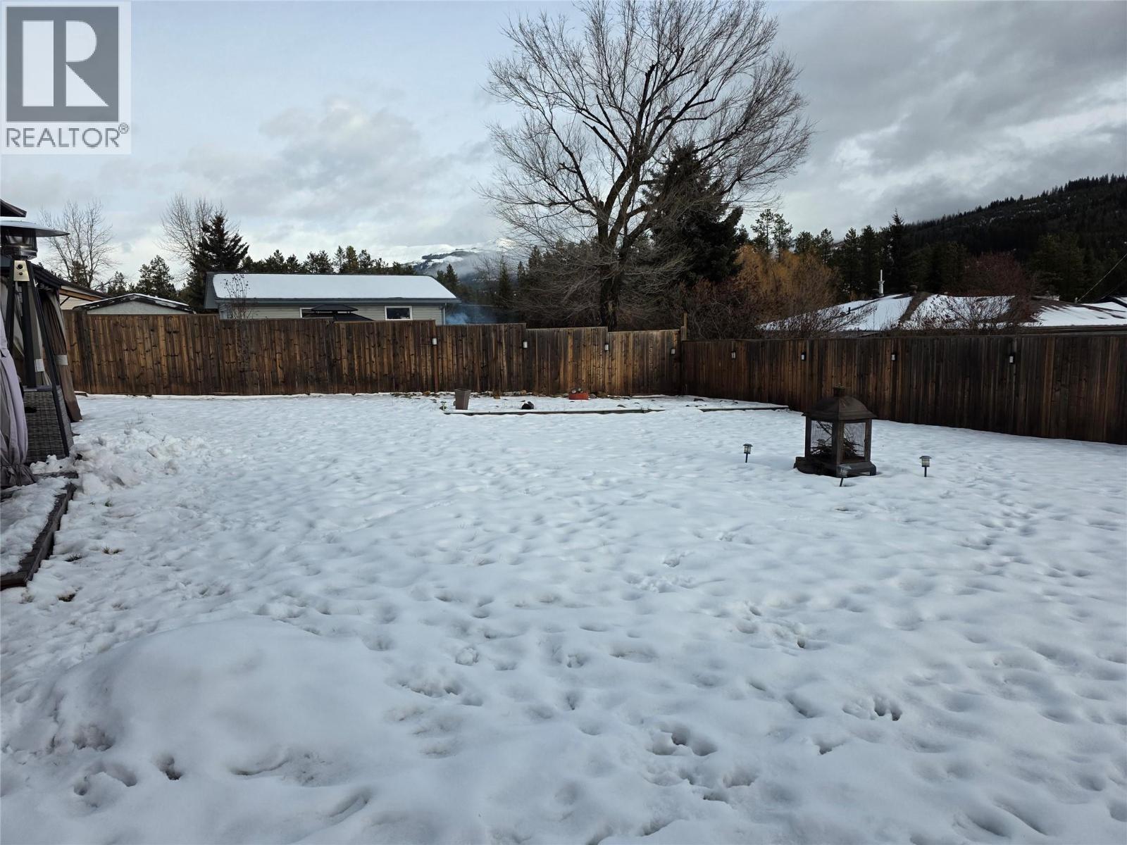 176 Cambourne Crescent, Elkford, BC - Outdoor