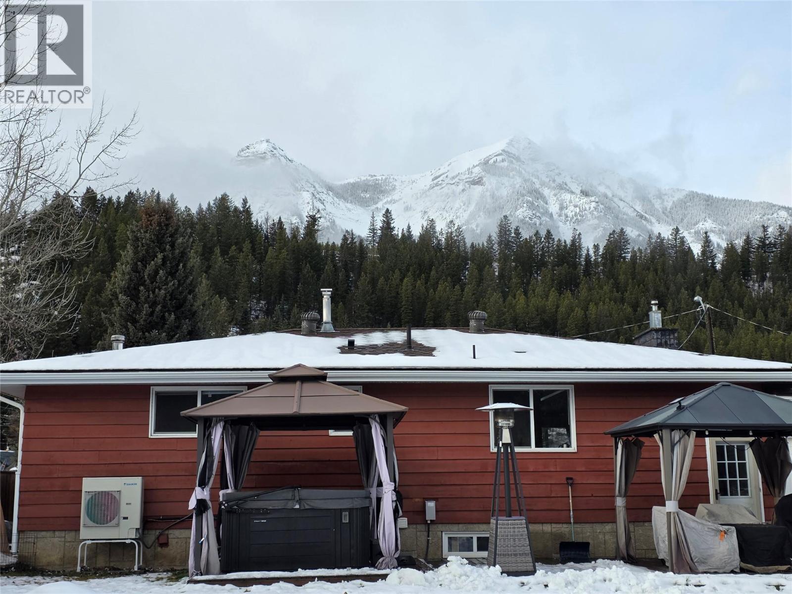 176 Cambourne Crescent, Elkford, BC - Outdoor