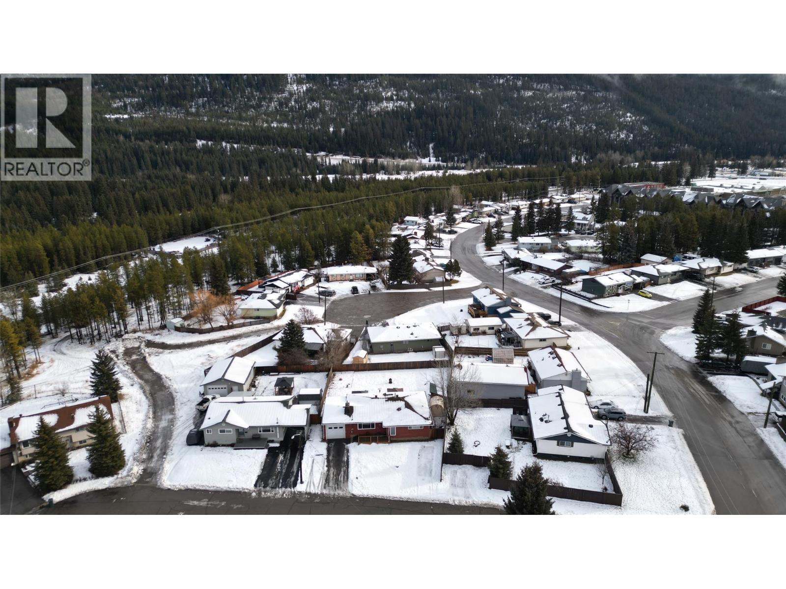 176 Cambourne Crescent, Elkford, BC - Outdoor With View