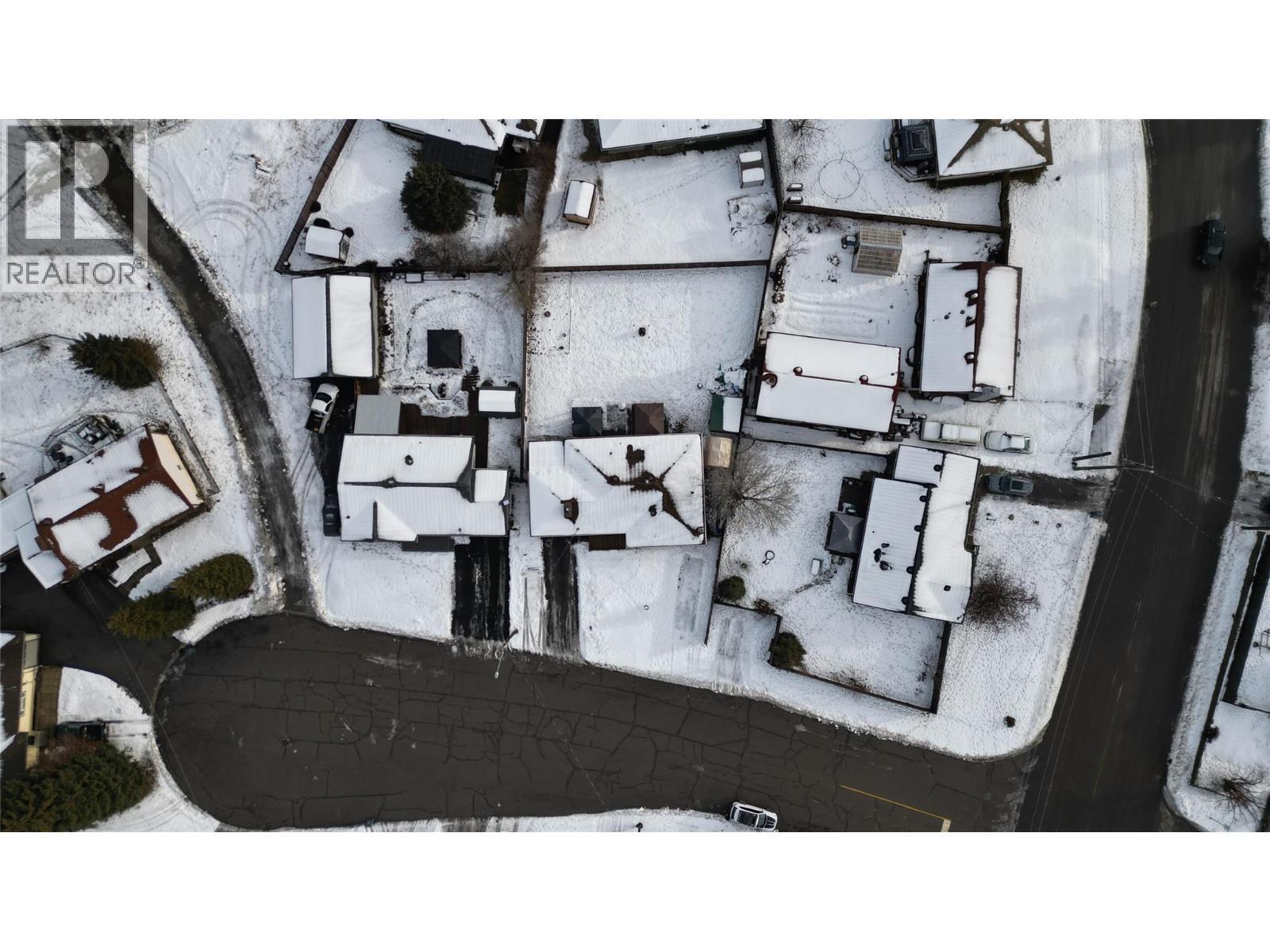 176 Cambourne Crescent, Elkford, BC - Outdoor