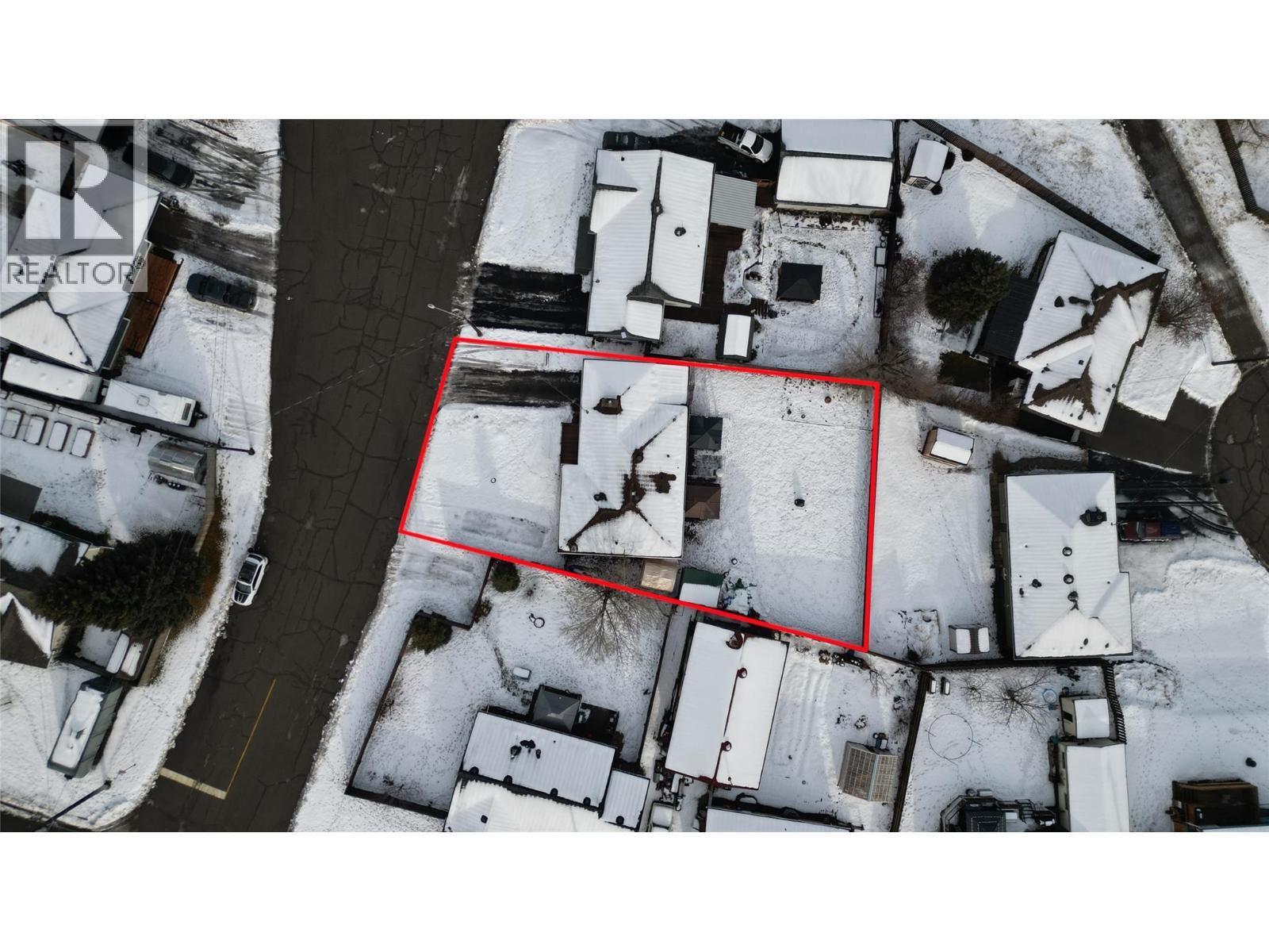Depicted lot lines are approximate. - 176 Cambourne Crescent, Elkford, BC -