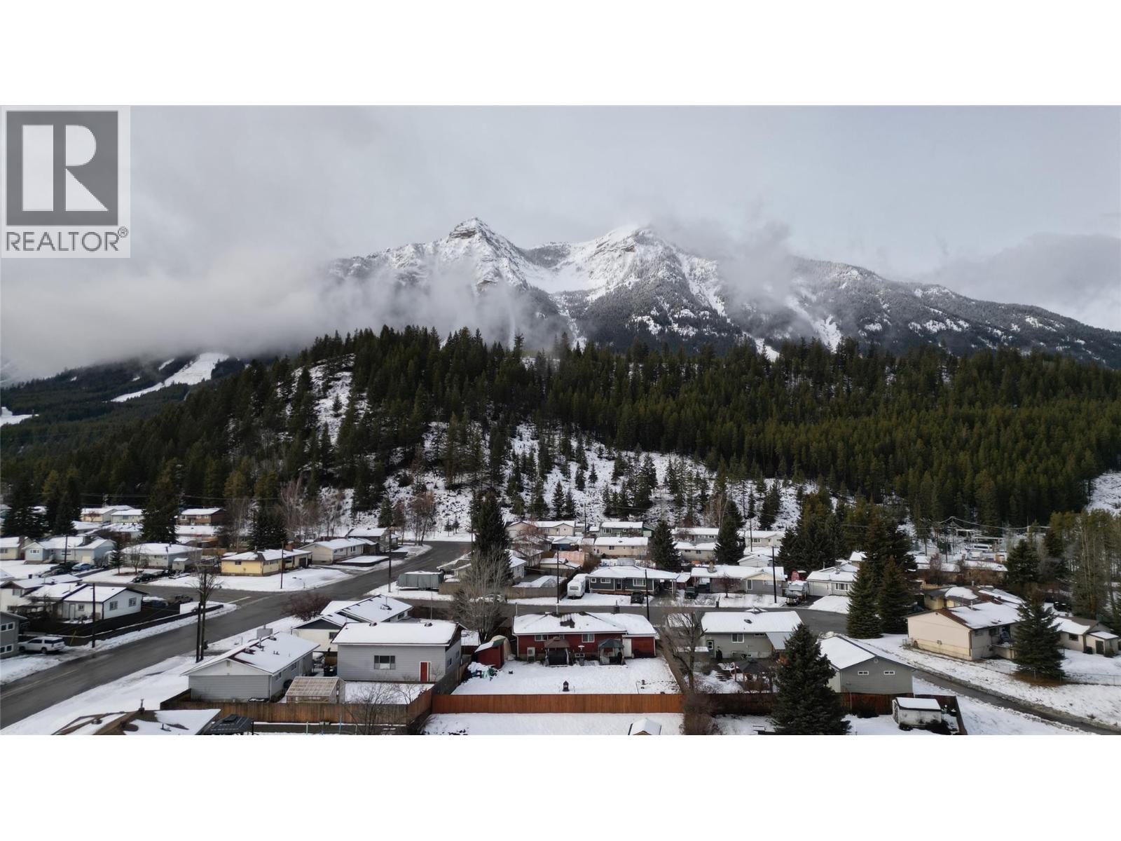 176 Cambourne Crescent, Elkford, BC - Outdoor With View