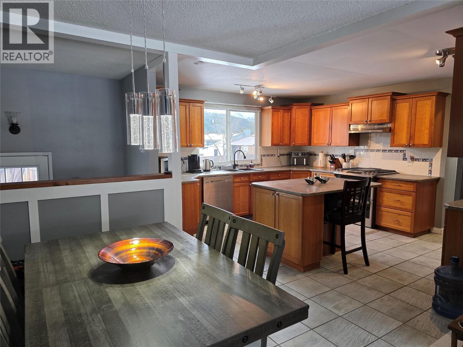 176 Cambourne Crescent, Elkford, BC - Indoor