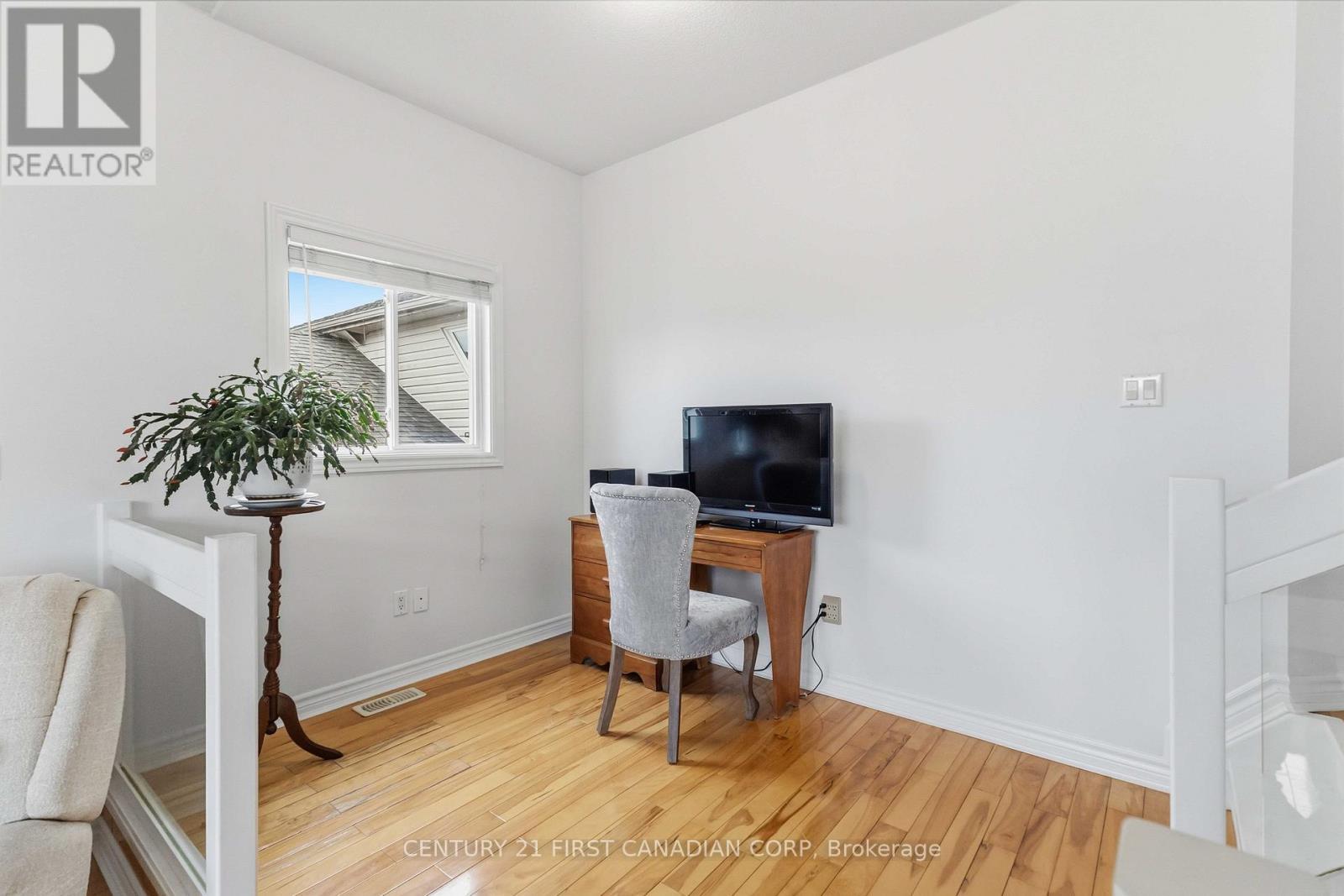 1353 South Wenige Drive, London North (North C), ON - Indoor