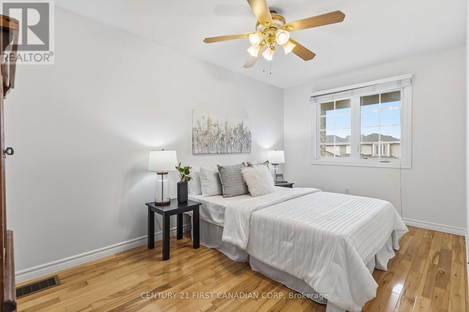 1353 South Wenige Drive, London North (North C), ON - Indoor Photo Showing Bedroom