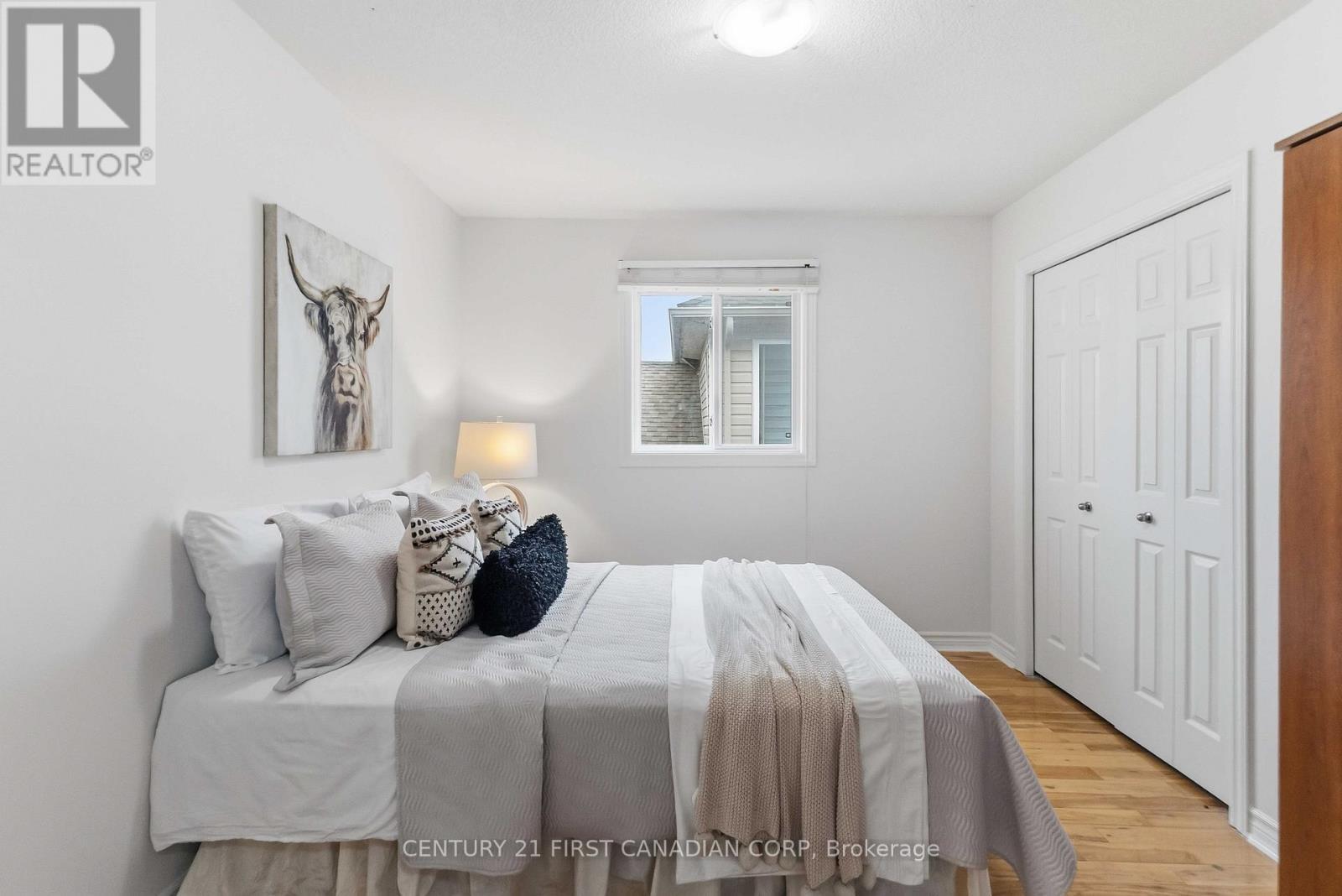 1353 South Wenige Drive, London North (North C), ON - Indoor Photo Showing Bedroom