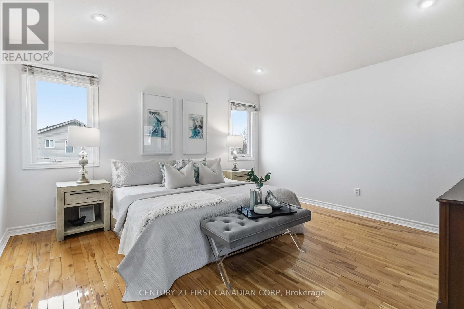 1353 South Wenige Drive, London North (North C), ON - Indoor Photo Showing Bedroom