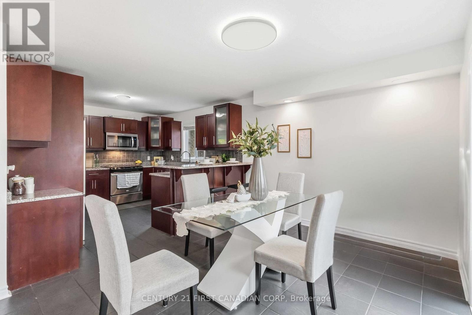 1353 South Wenige Drive, London North (North C), ON - Indoor Photo Showing Dining Room