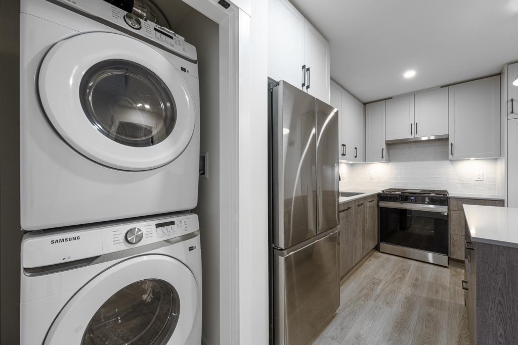 408 27215 Aldergrove Town Centre Drive, Langley, BC - Indoor Photo Showing Laundry Room