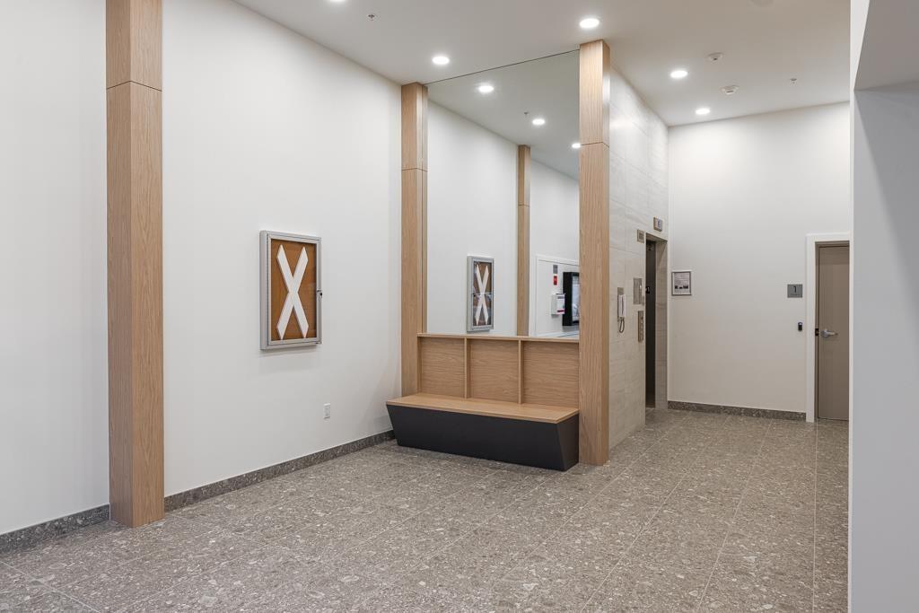 408 27215 Aldergrove Town Centre Drive, Langley, BC - Indoor Photo Showing Other Room