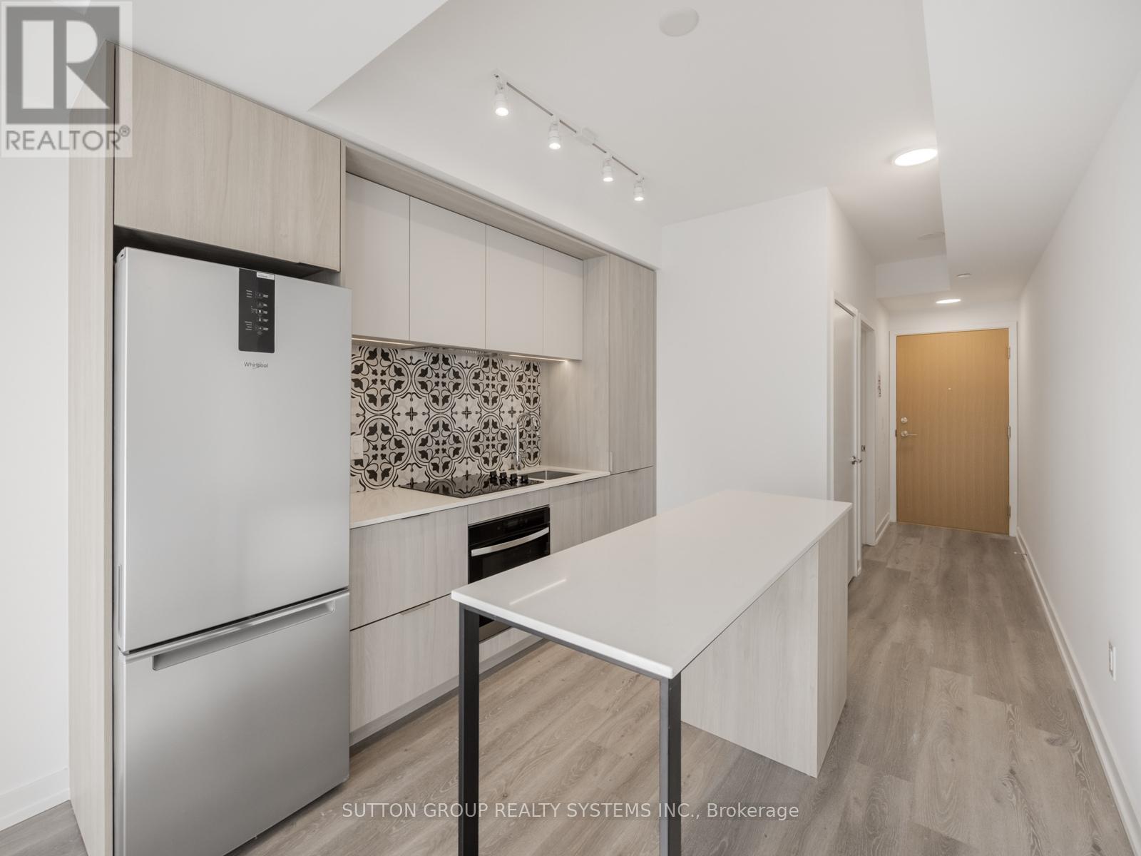 3505 - 395 Square One Drive, Mississauga, ON - Indoor