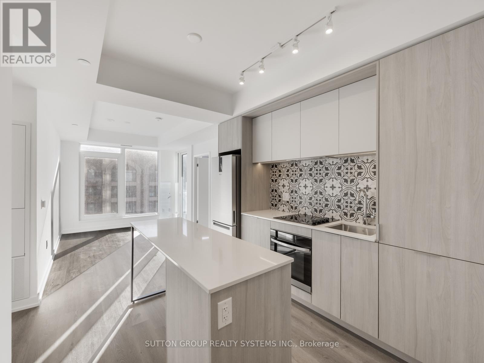 3505 - 395 Square One Drive, Mississauga, ON - Indoor Photo Showing Kitchen With Upgraded Kitchen