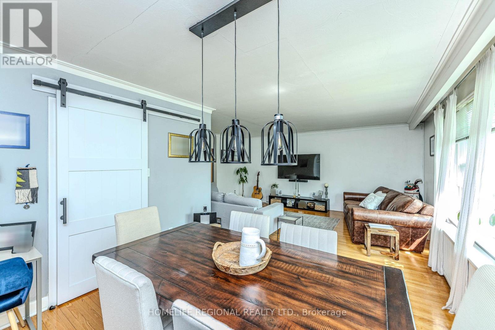 50 Cuffley Crescent N, Toronto, ON - Indoor Photo Showing Dining Room