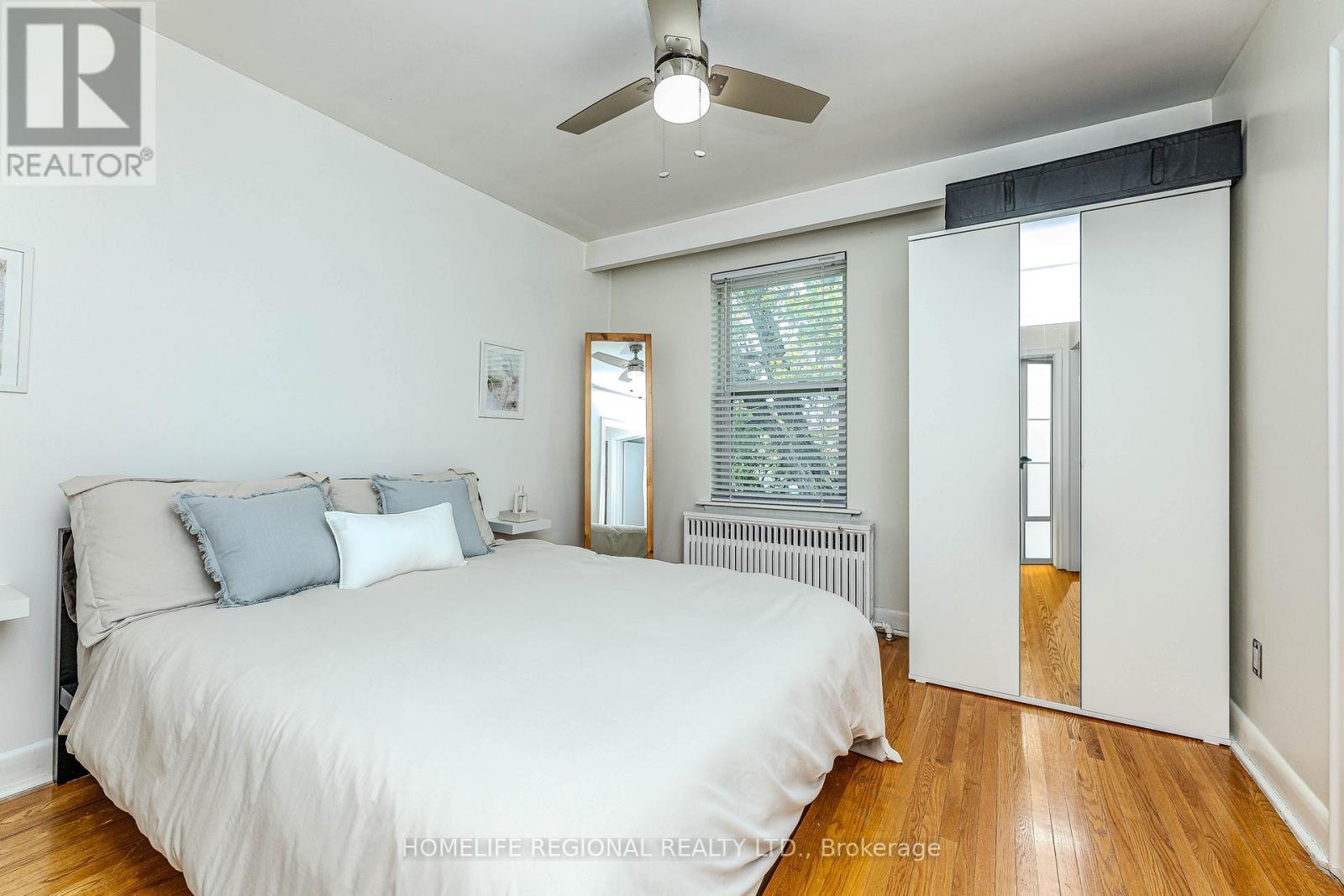 50 Cuffley Crescent N, Toronto, ON - Indoor Photo Showing Bedroom