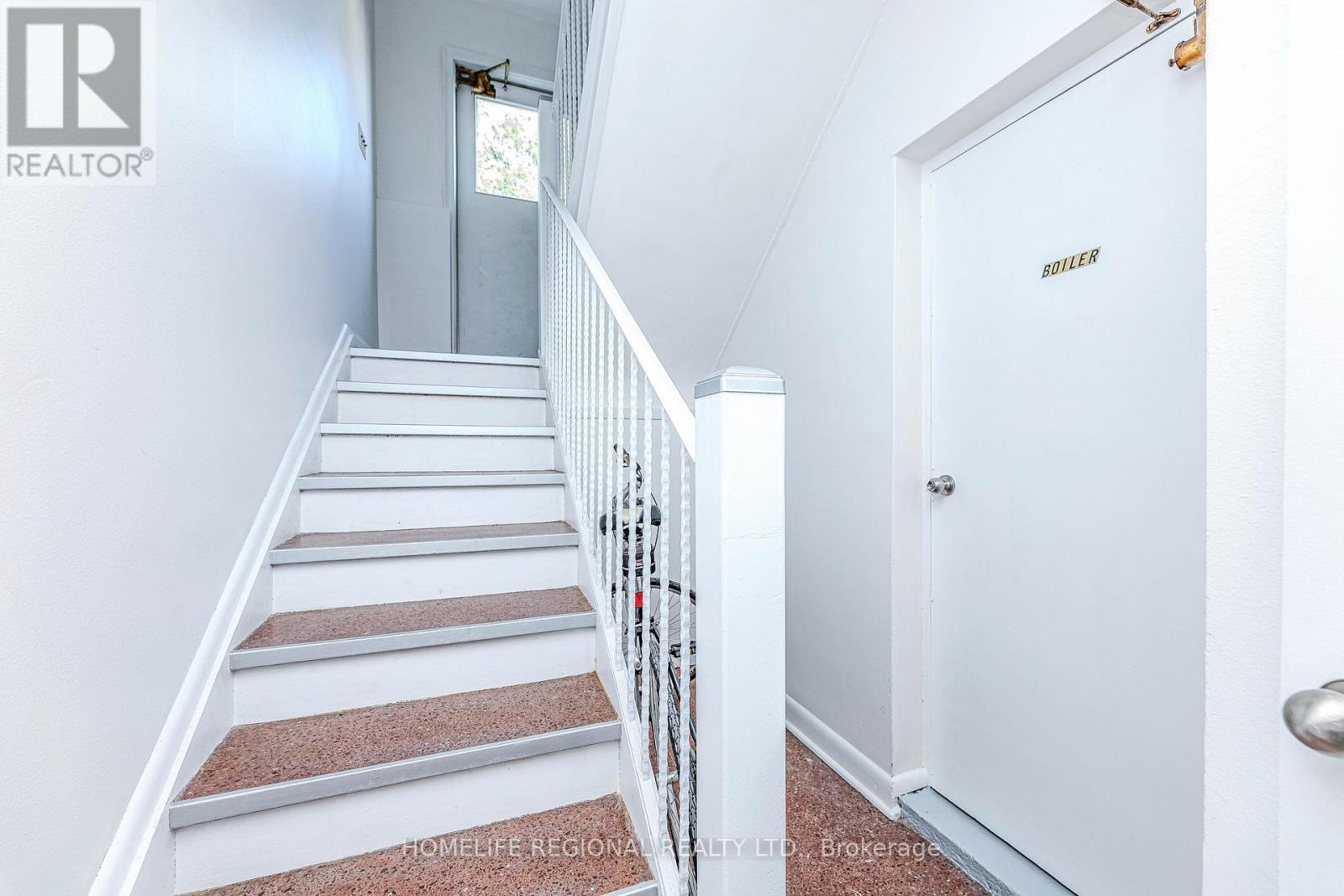 50 Cuffley Crescent N, Toronto, ON - Indoor Photo Showing Other Room