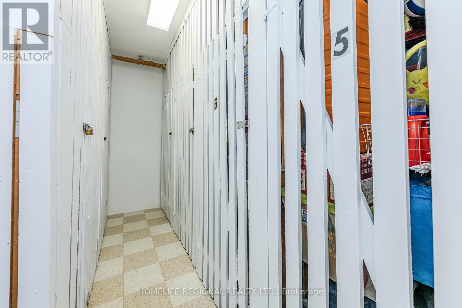 50 Cuffley Crescent N, Toronto, ON - Indoor Photo Showing Other Room