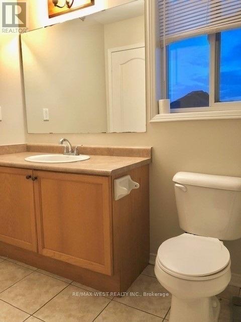 Upper - 85 Dells Crescent, Brampton, ON - Indoor Photo Showing Bathroom